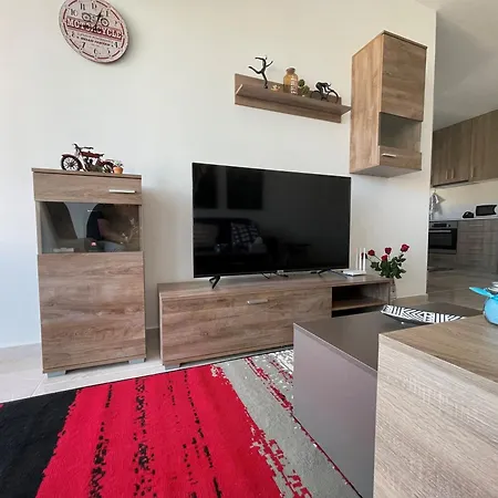 Unforgettable Experience In A Modern Apartment! Ларнака