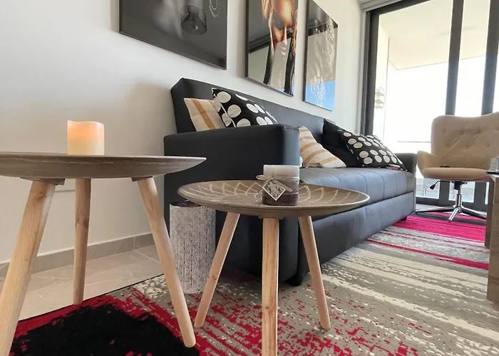 דירה Unforgettable Experience In A Modern Apartment! לרנקה