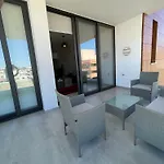 Unforgettable Experience In A Modern Apartment!